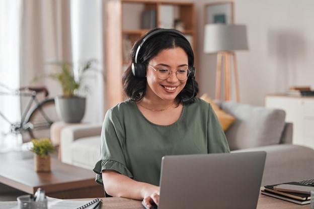 Virtual assistant for therapists working remotely on a laptop 